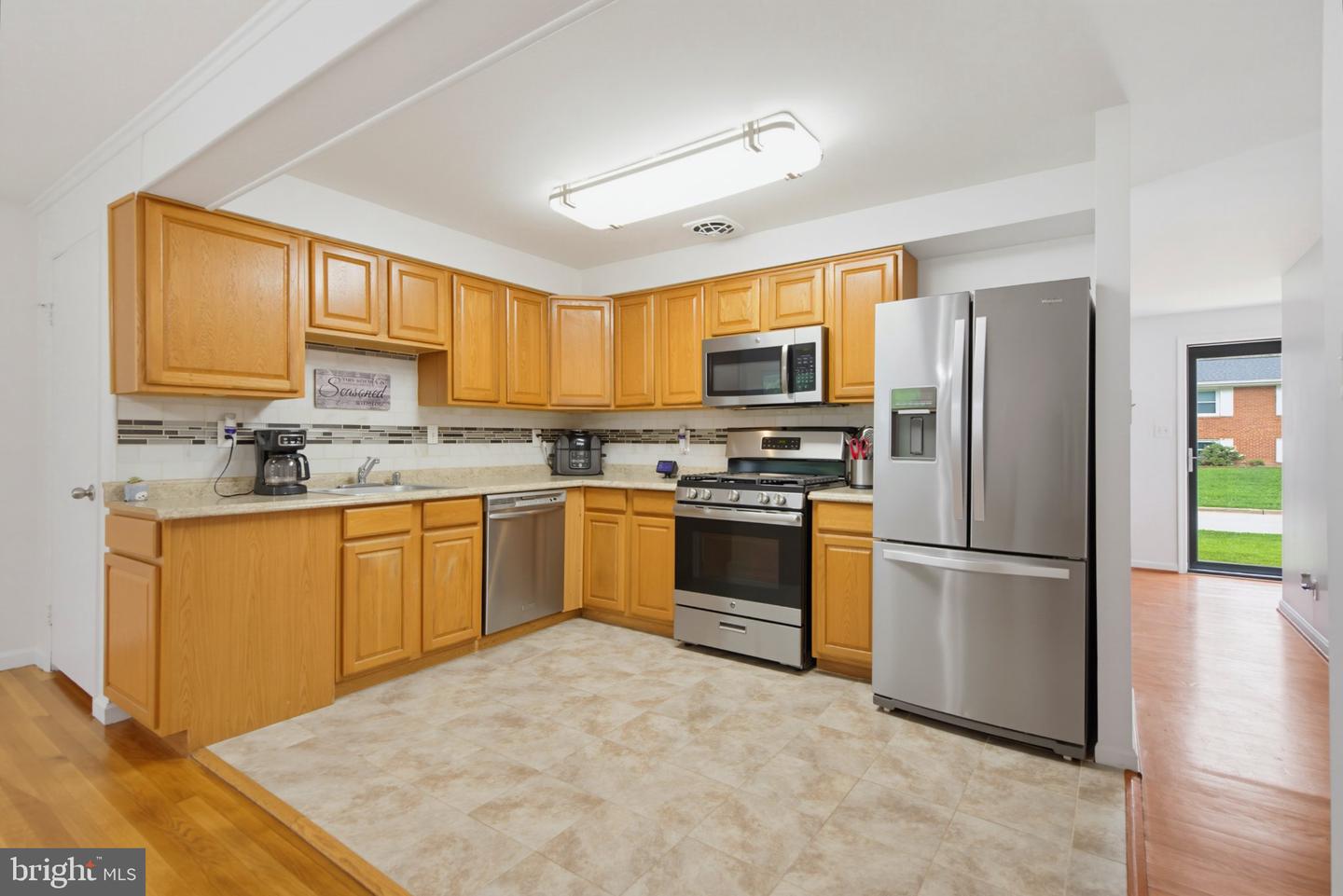 13011 Clarion Rd Property Photo 6