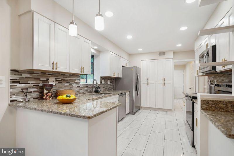 6405 Gallery St Property Photo 8
