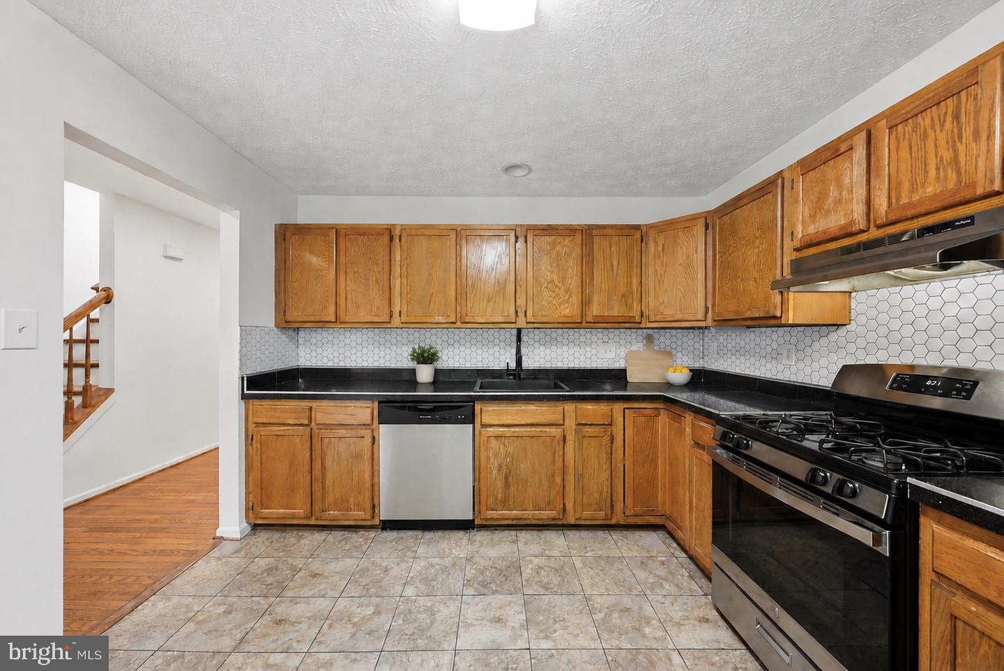 8111 Picard Ln Property Photo 5