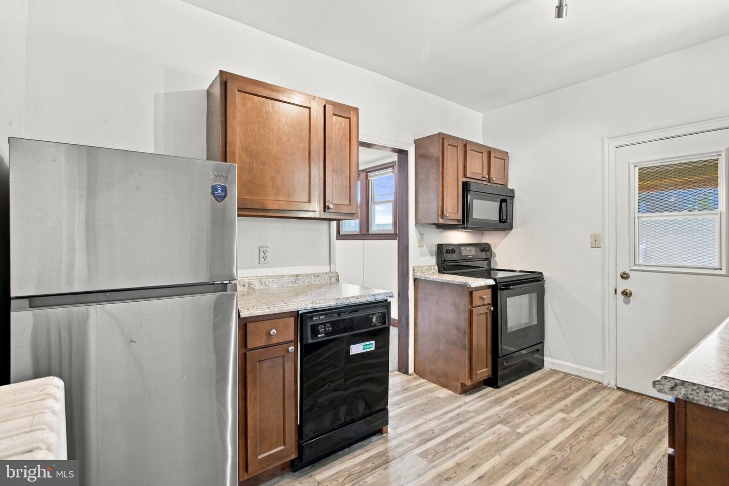 5807 Kentucky Ave Property Photo 8