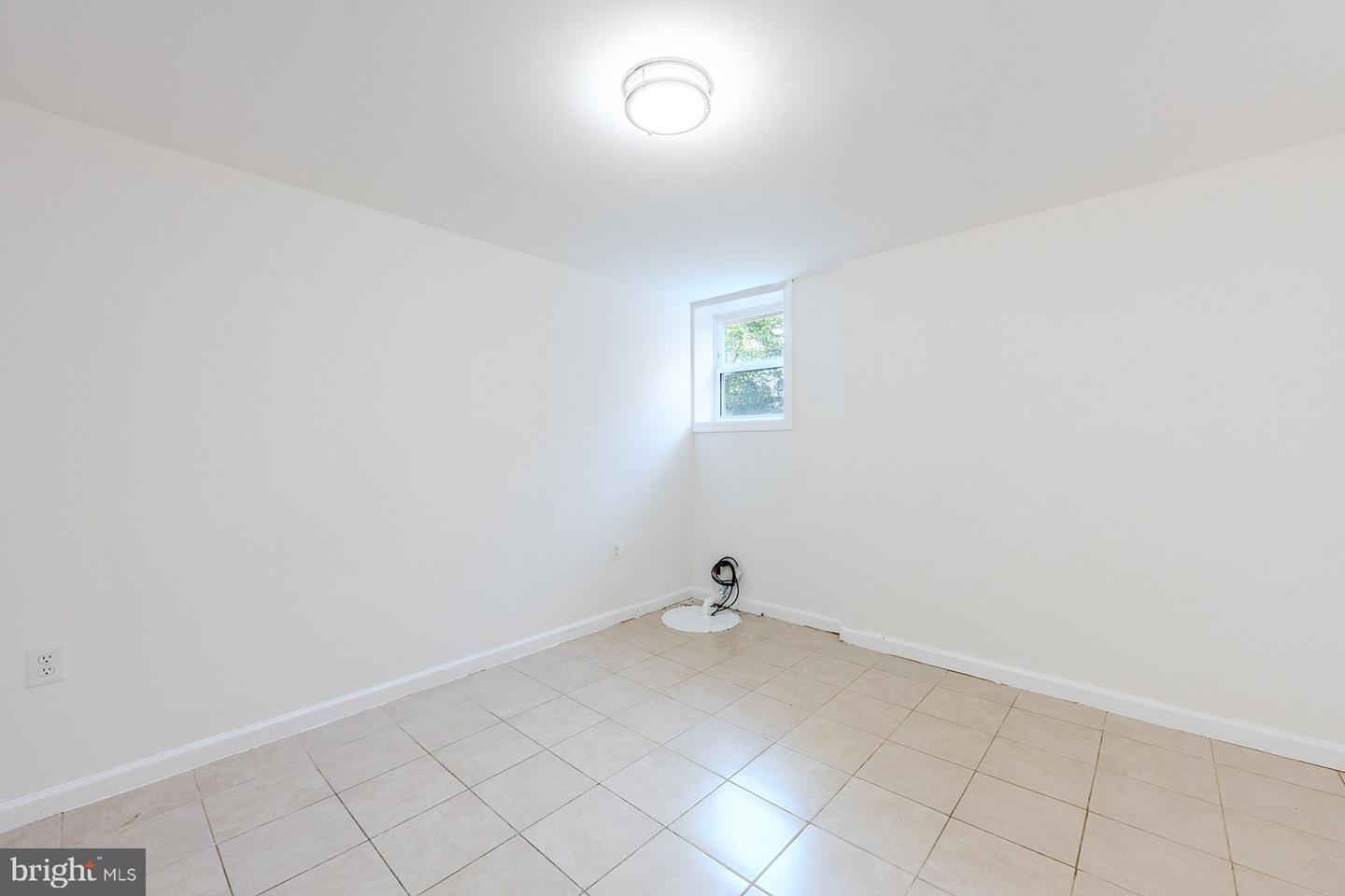 9737 51st Ave Property Photo 23
