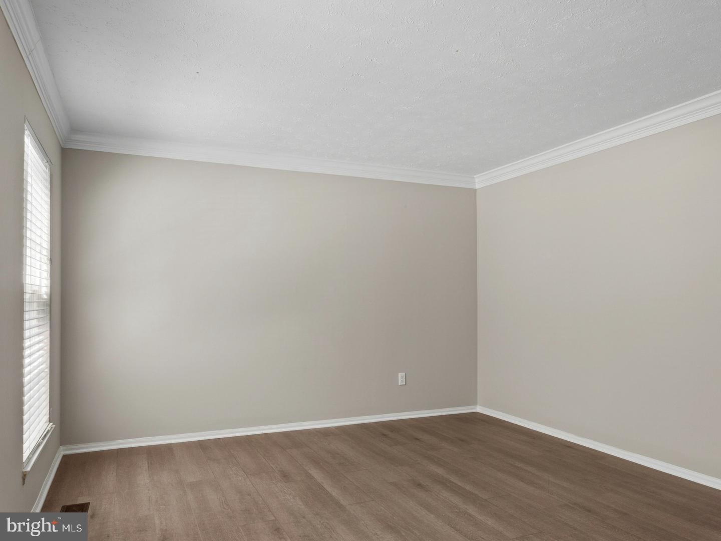 12204 Stanfield Ct Property Photo 5