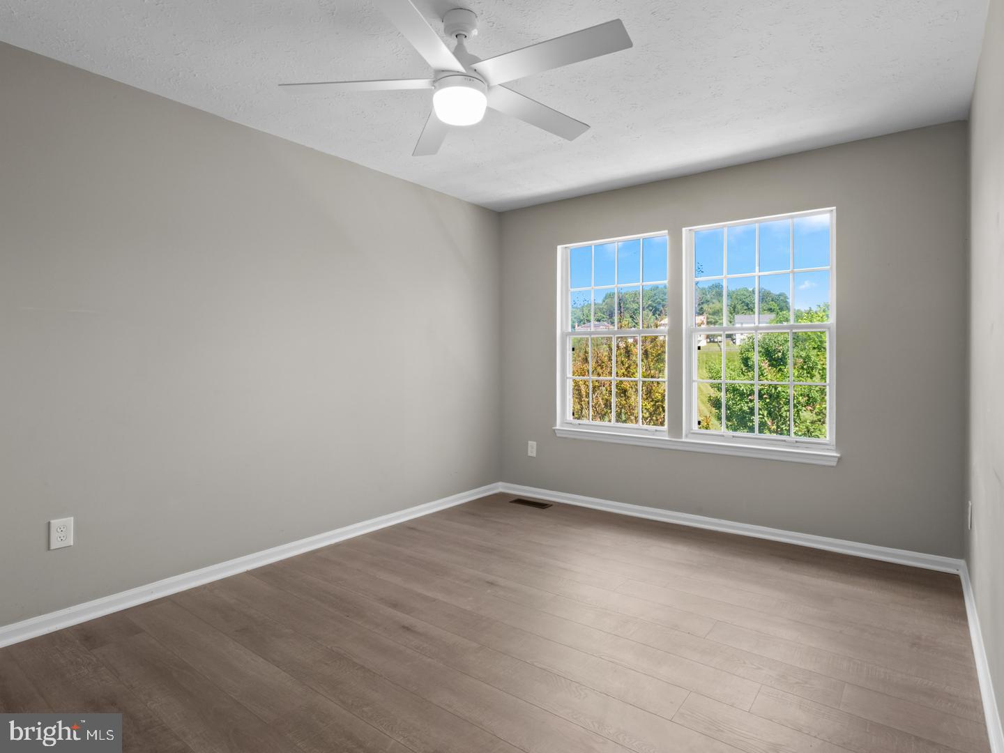 12204 Stanfield Ct Property Photo 31
