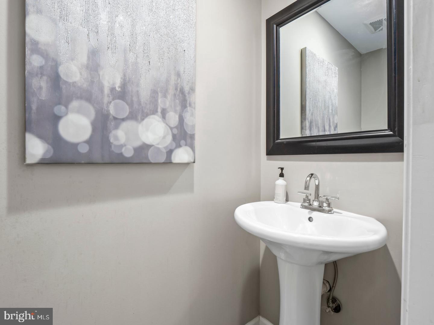 13908 Amberly Ct Property Photo 21
