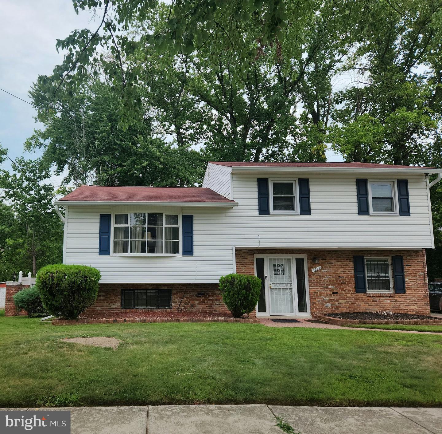 1210 Waterford Dr Property Photo 1
