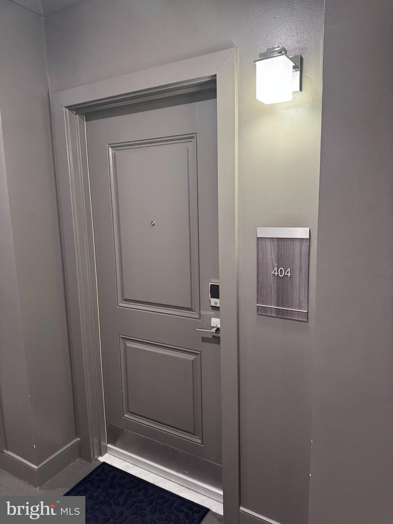 104 Saint Ives Pl #404 Property Photo 2