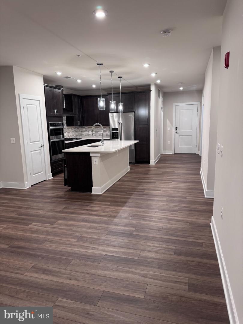 104 Saint Ives Pl #404 Property Photo 4
