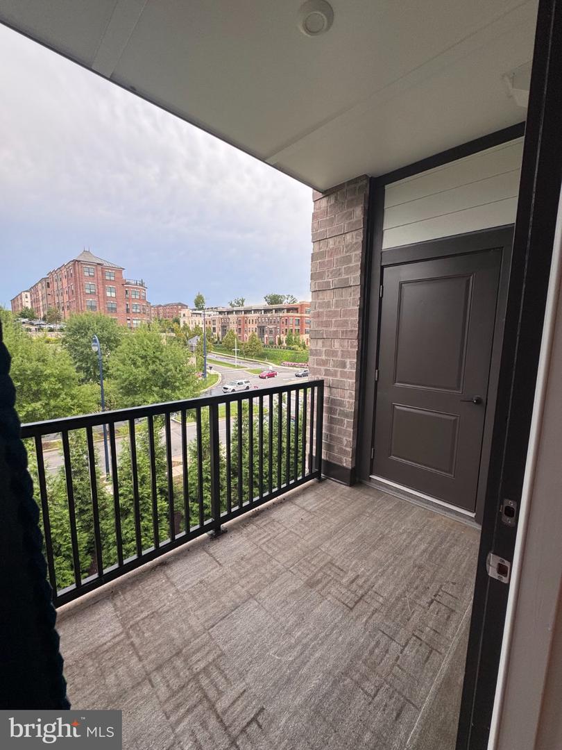 104 Saint Ives Pl #404 Property Photo 6