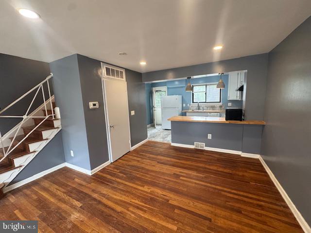 3525 Manorwood Dr Property Photo 1