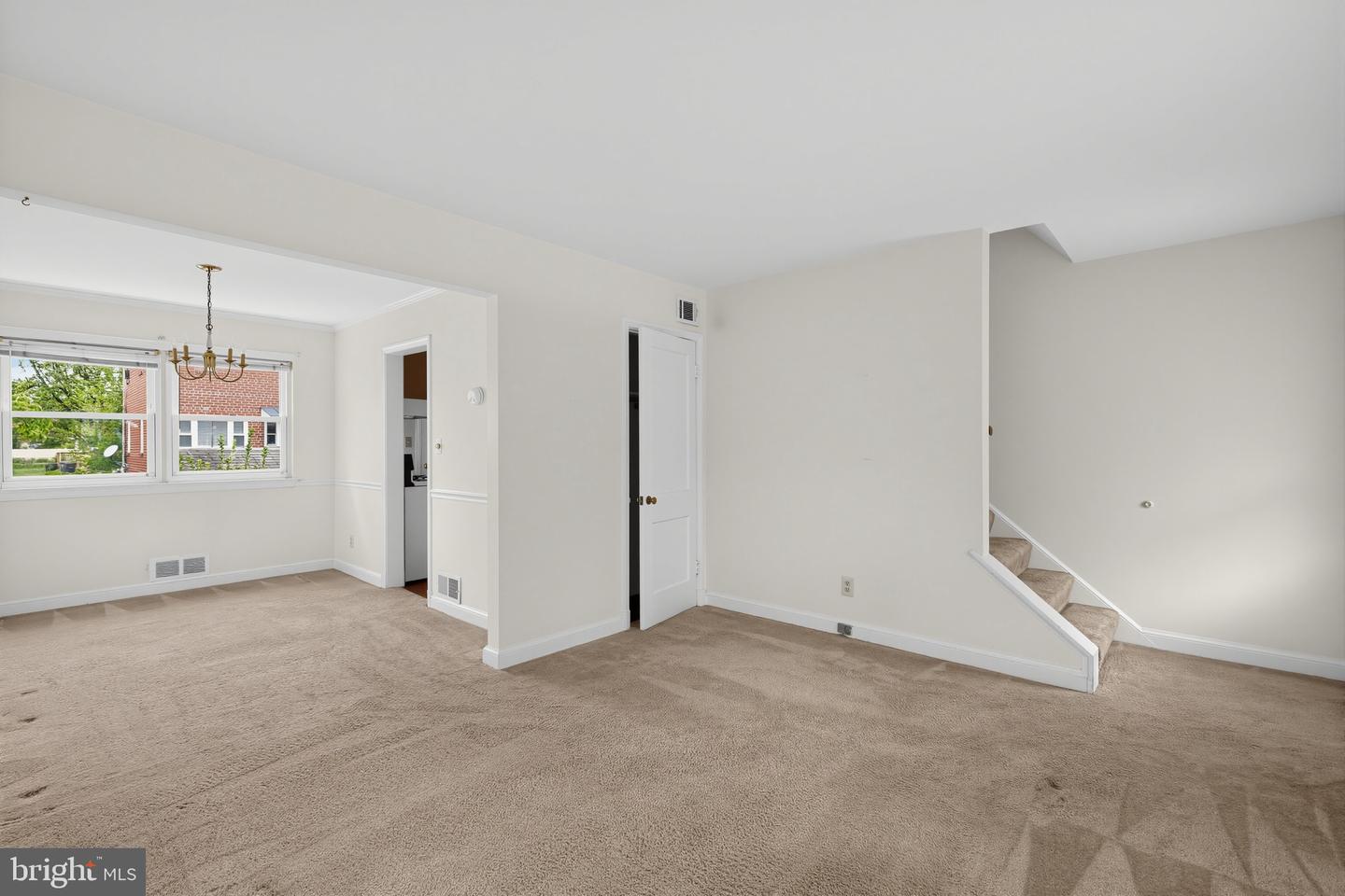 5026 37th Ave Property Photo 5
