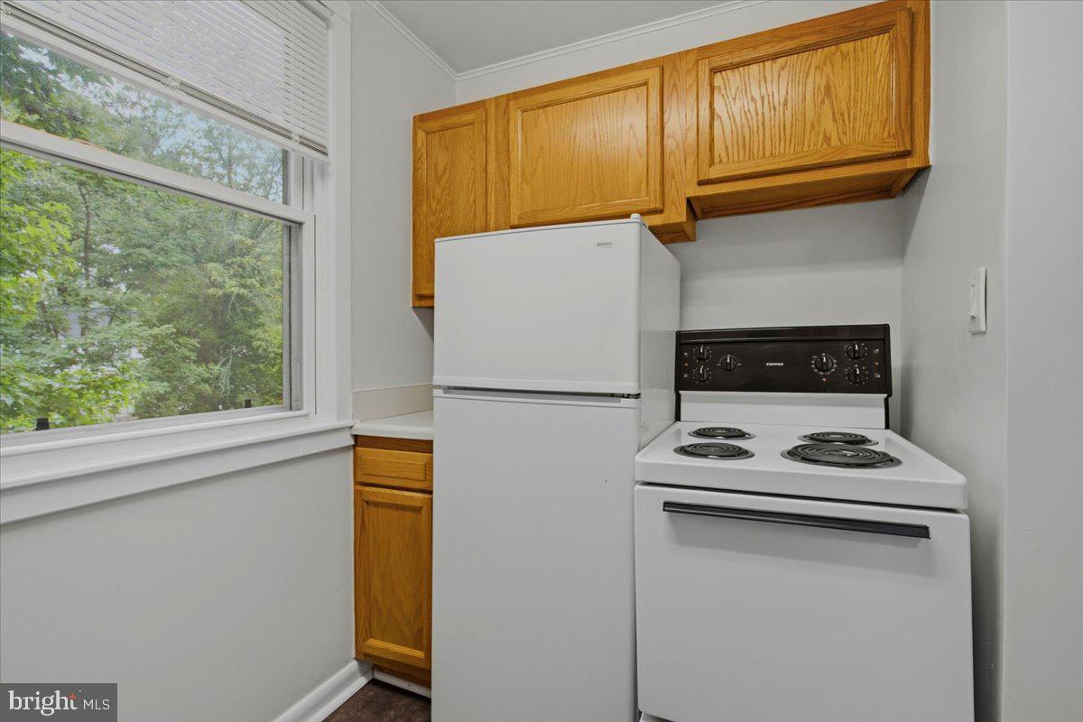 7-e Research Rd Property Photo 8