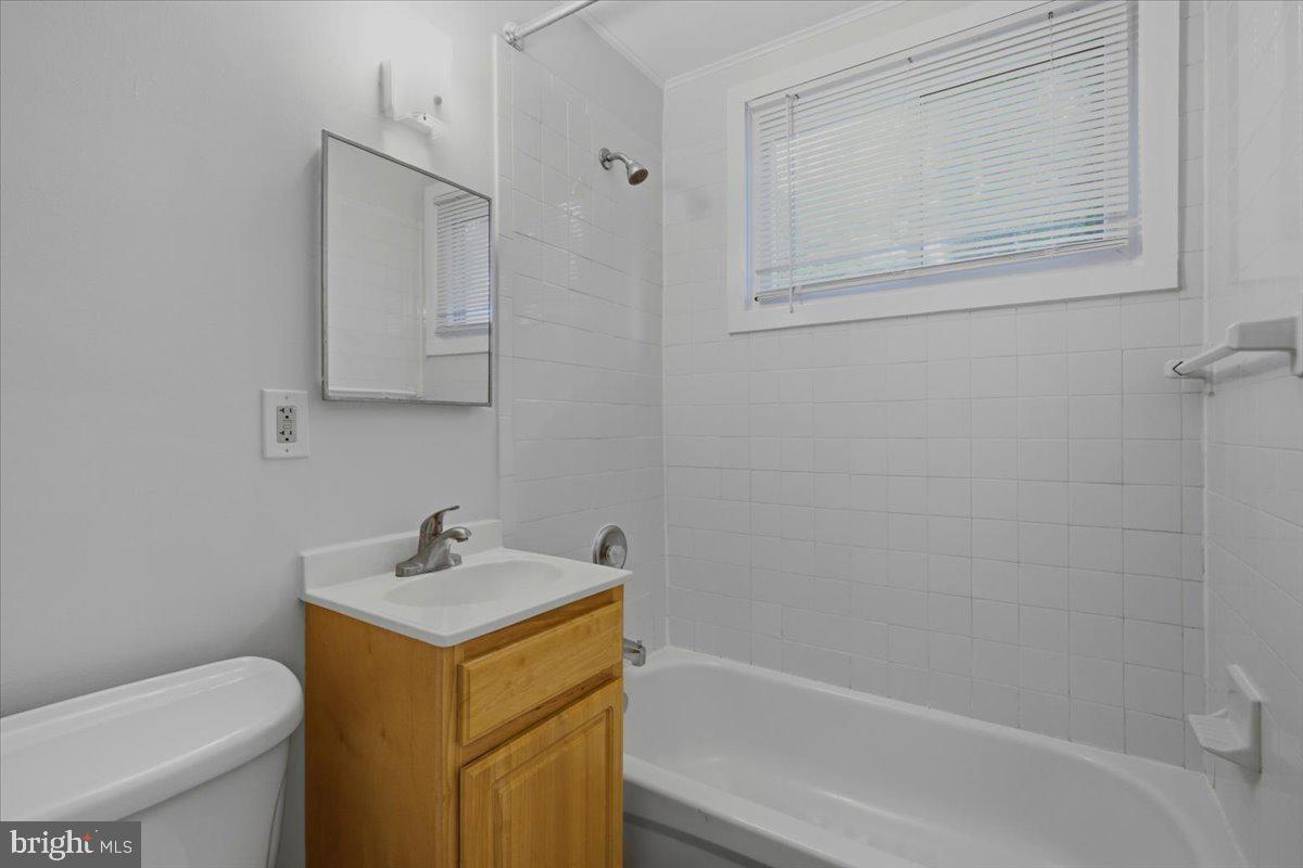7-e Research Rd Property Photo 11
