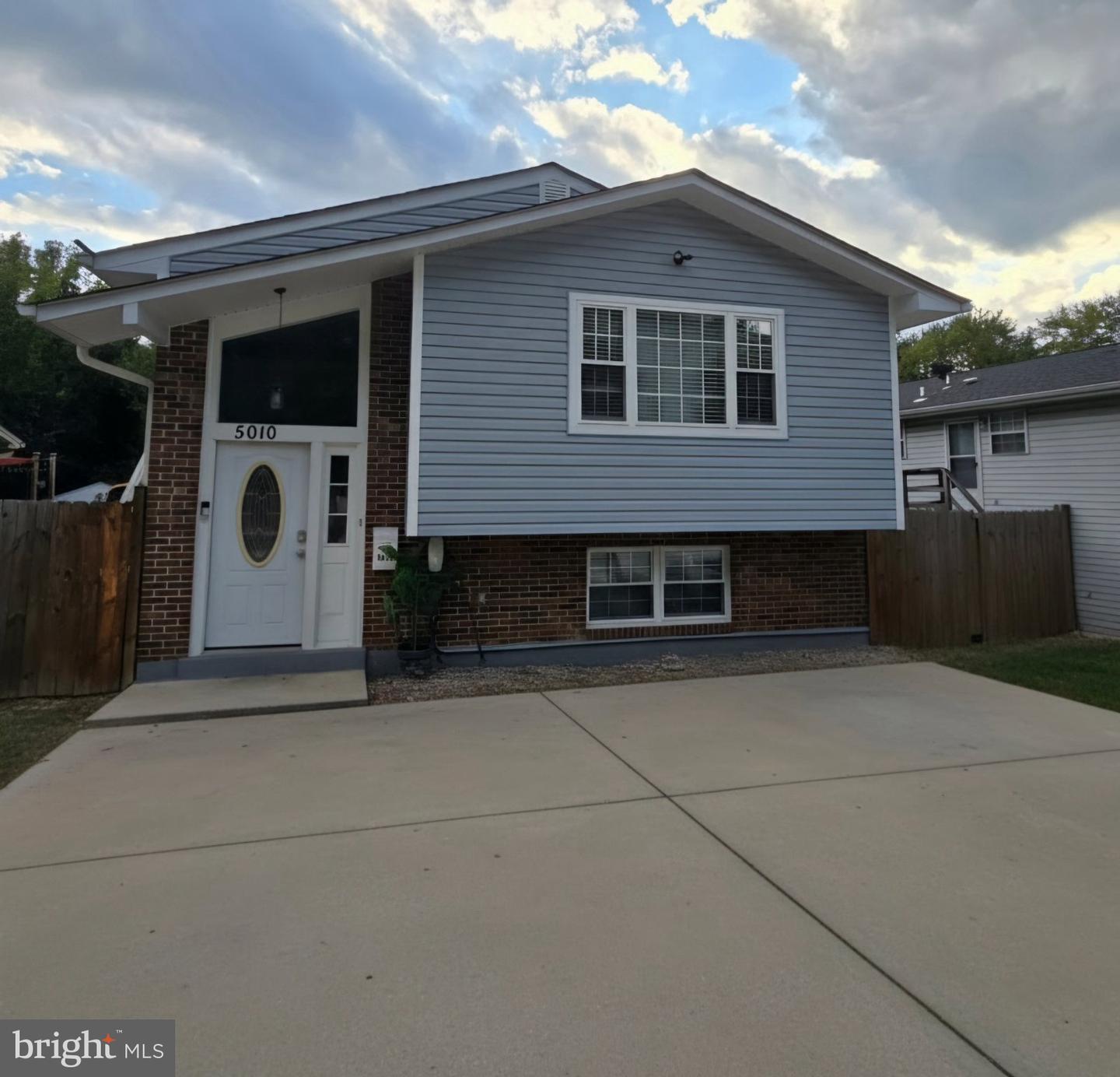 5010 40th Pl Property Photo 1
