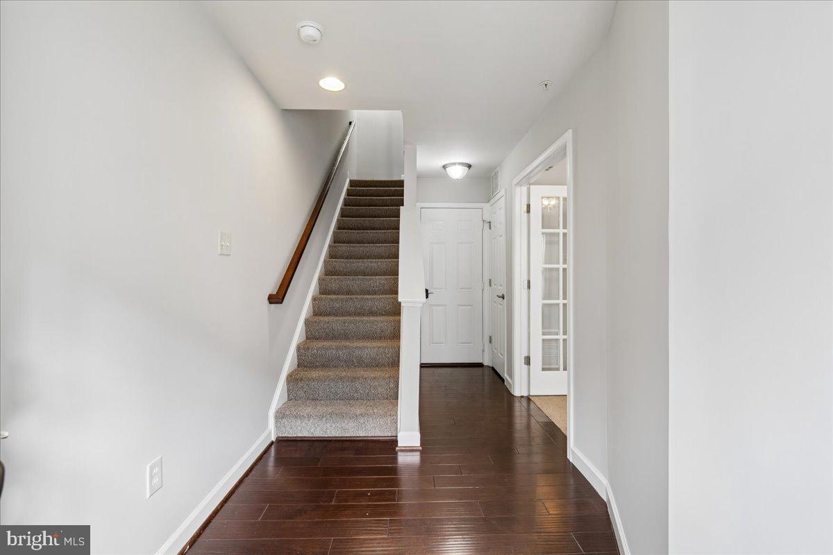 7209 Silver Thorn Way Property Photo 3