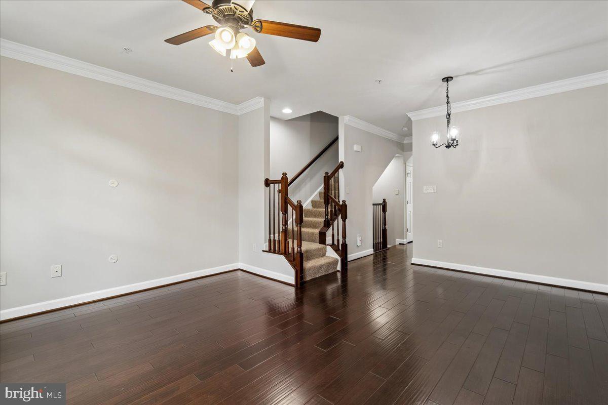 7209 Silver Thorn Way Property Photo 6