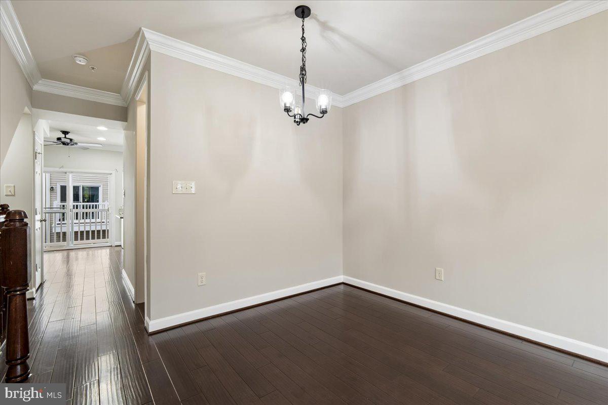 7209 Silver Thorn Way Property Photo 7