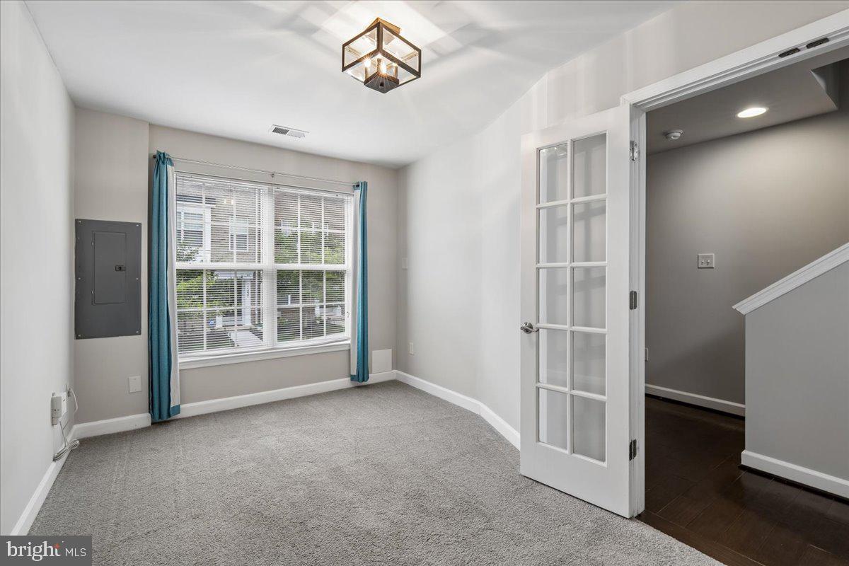 7209 Silver Thorn Way Property Photo 14