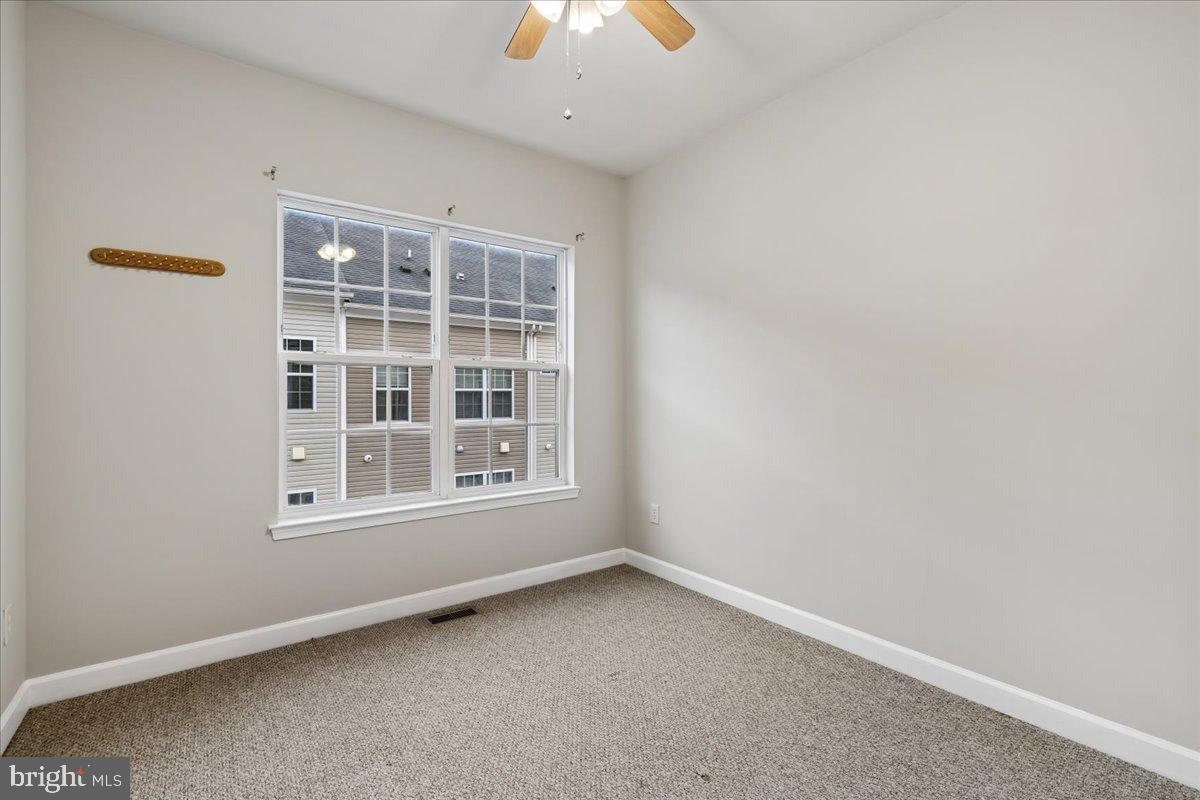 7209 Silver Thorn Way Property Photo 17
