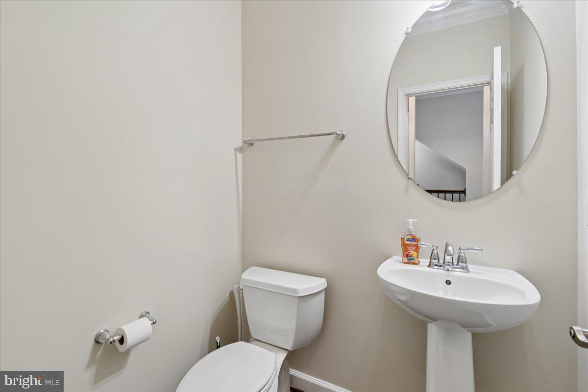 7209 Silver Thorn Way Property Photo 19