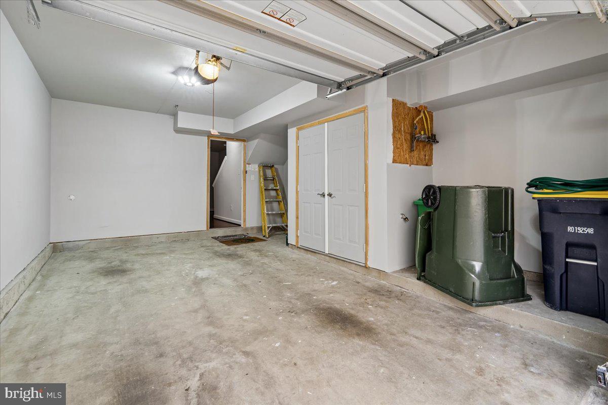 7209 Silver Thorn Way Property Photo 20