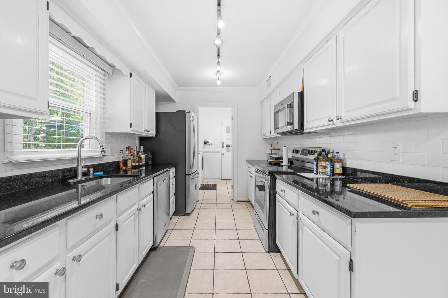 6640 Park Hall Dr Property Photo 16