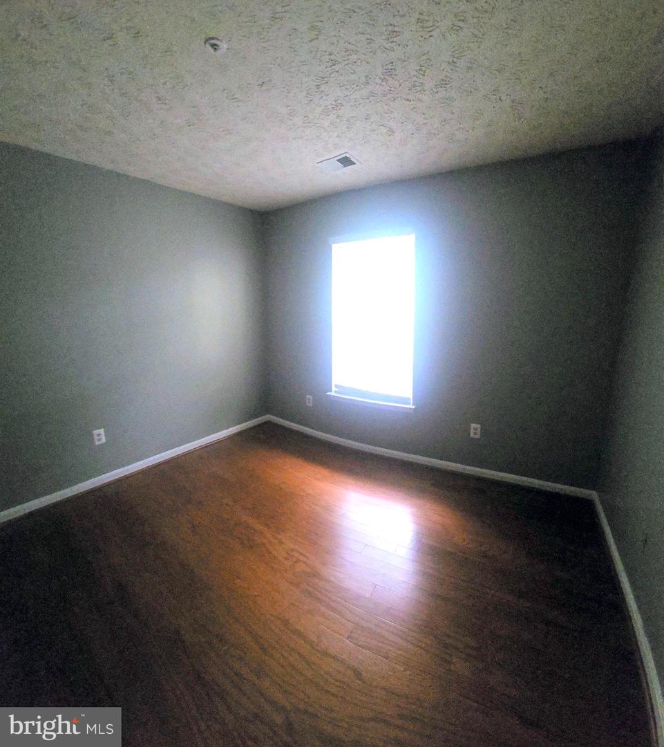 16318 Elkhorn Ln Property Photo 12