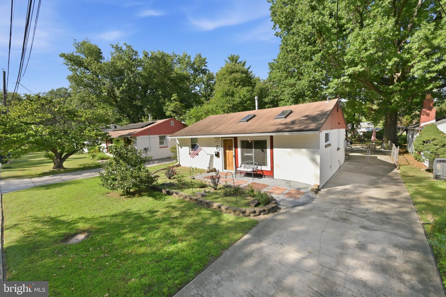 5208 Huron St Property Photo 1