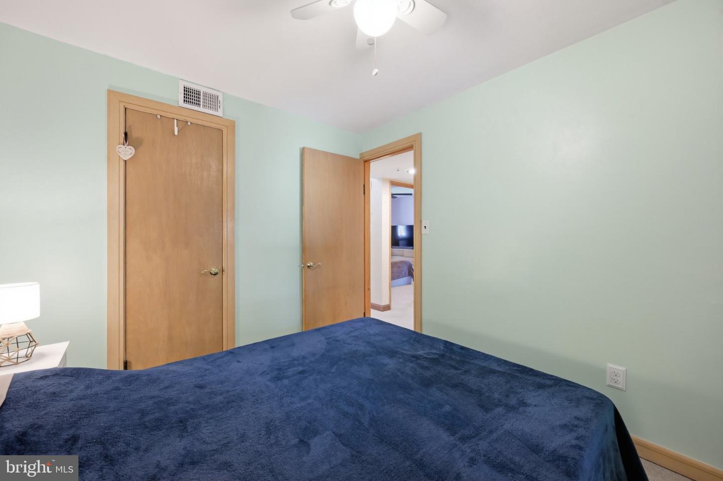 5208 Huron St Property Photo 20