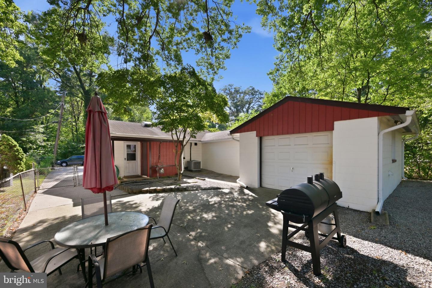 5208 Huron St Property Photo 33