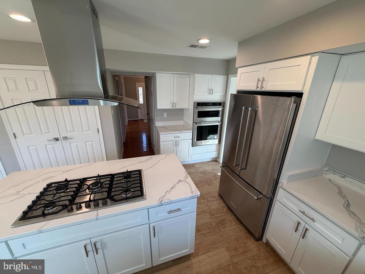 6111 Richmanor Ter Property Photo 3