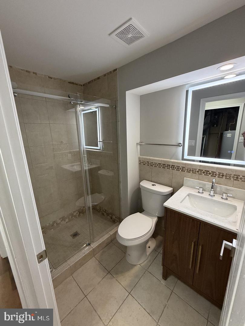 6111 Richmanor Ter Property Photo 5
