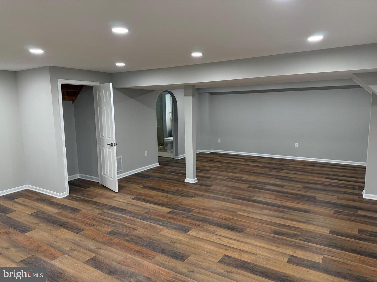 6111 Richmanor Ter Property Photo 6