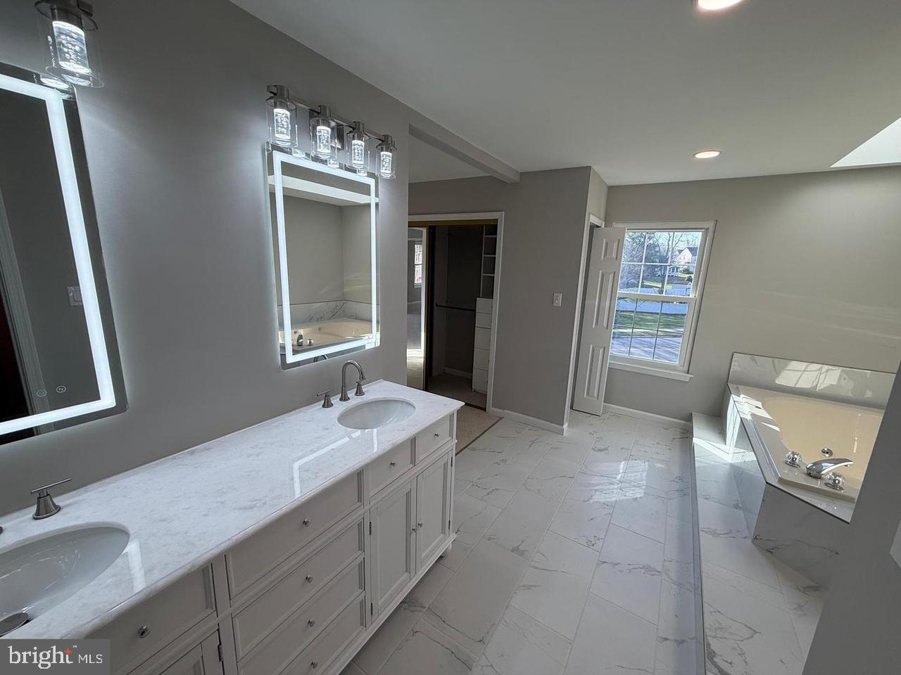6111 Richmanor Ter Property Photo 24
