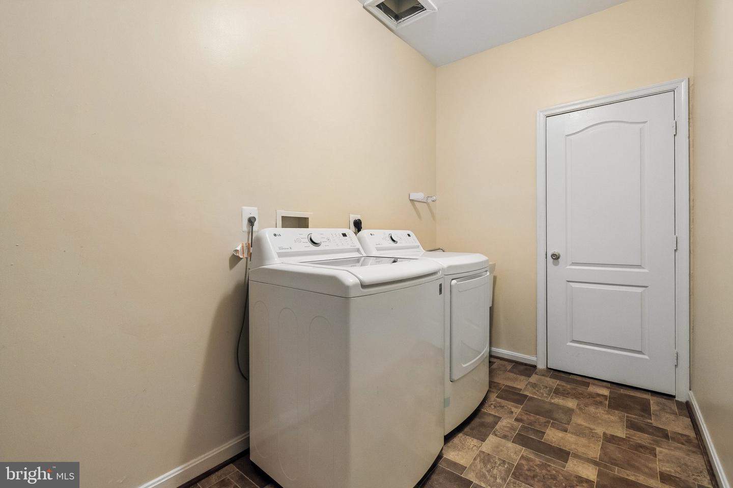 11906 Crestwood Turn Property Photo 12