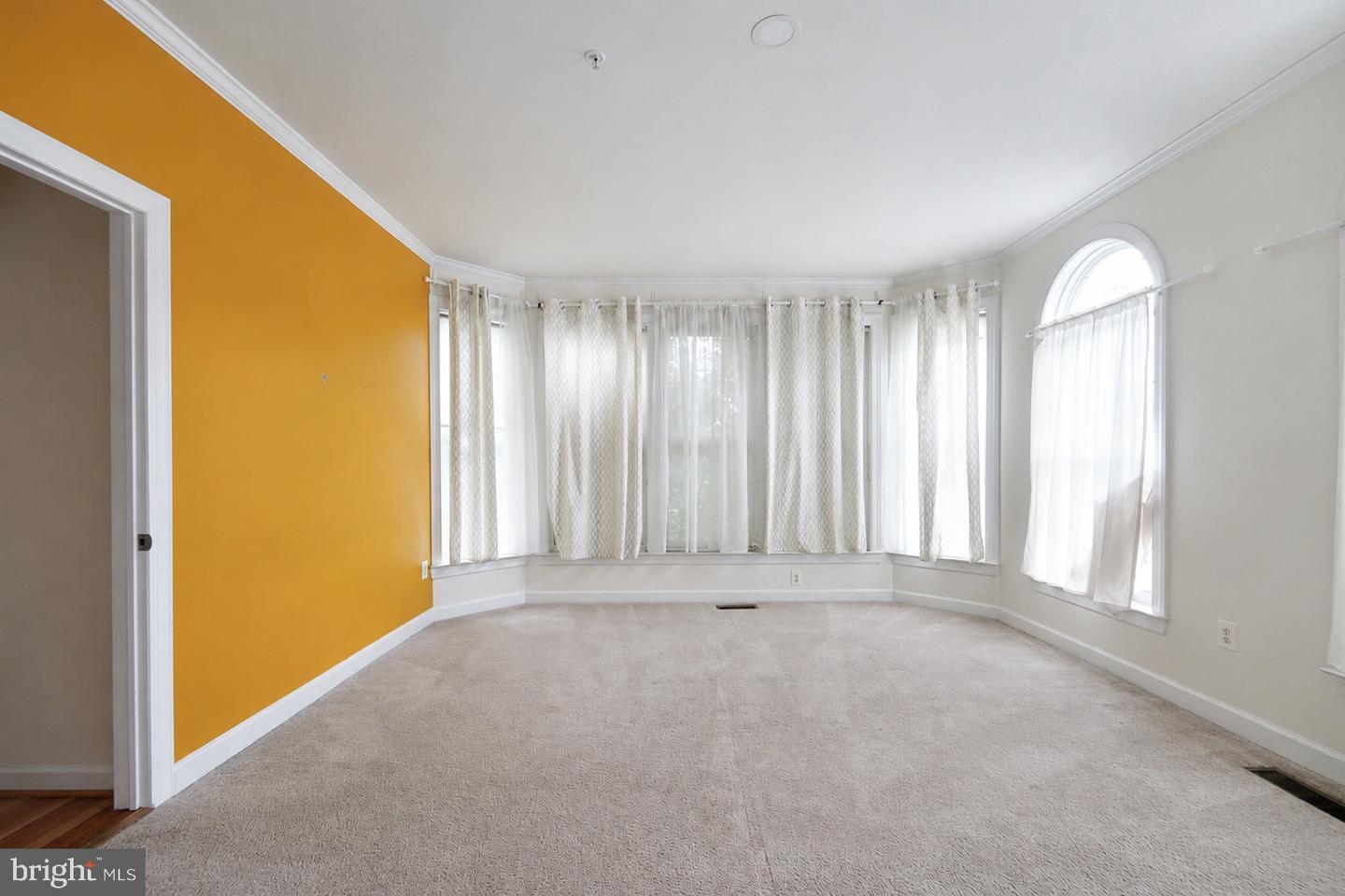 10225 Everley Ter Property Photo 5