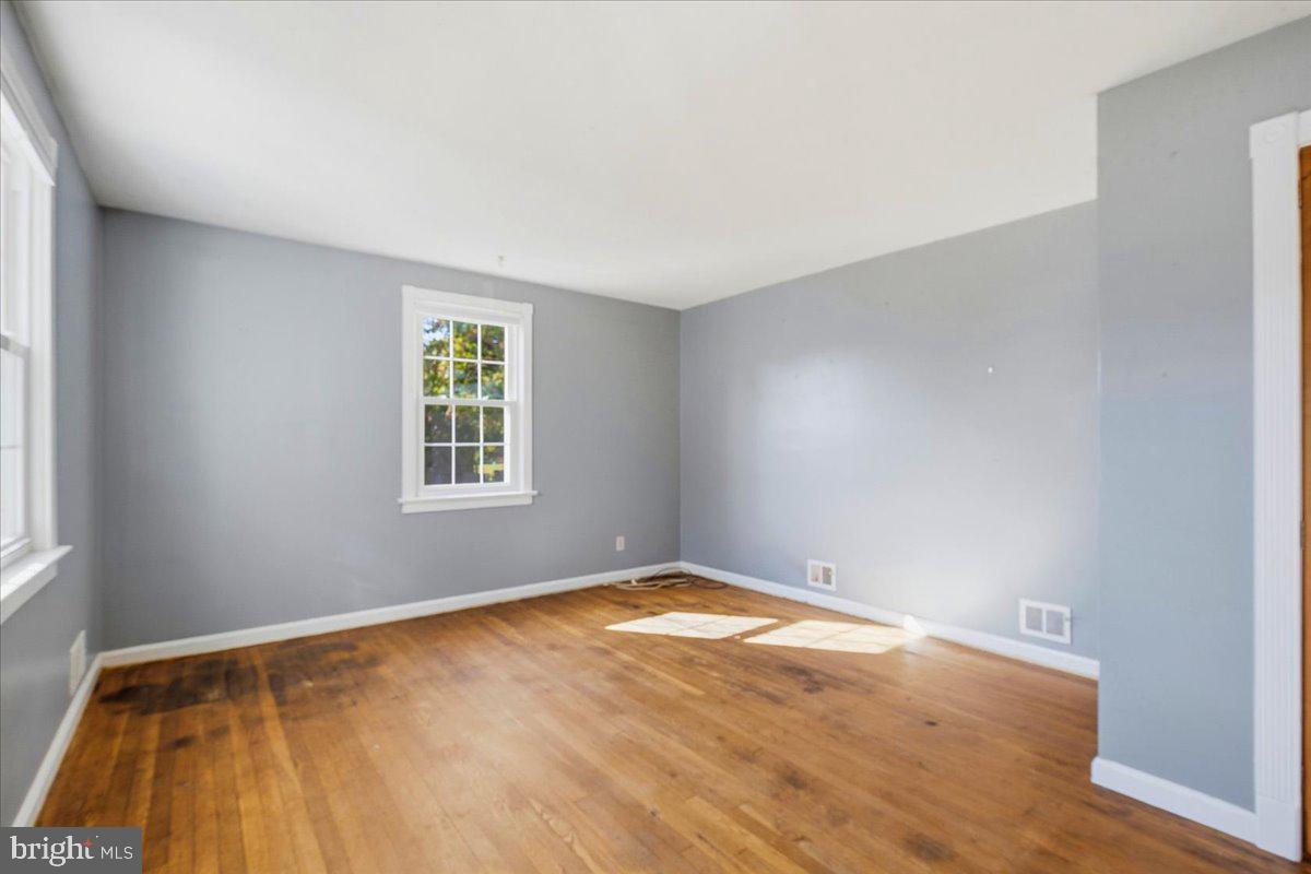 8919 Ballard Ln Property Photo 10