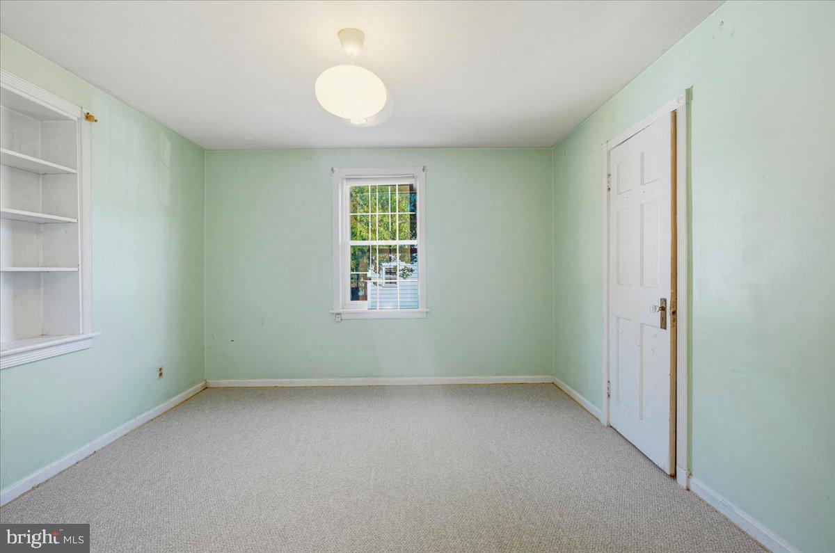 8919 Ballard Ln Property Photo 16