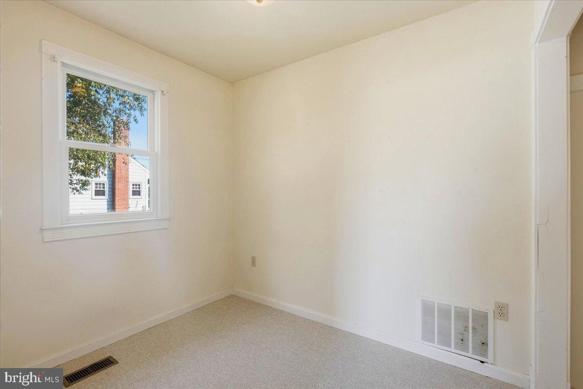 8919 Ballard Ln Property Photo 25