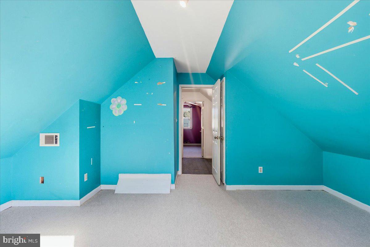 8919 Ballard Ln Property Photo 31