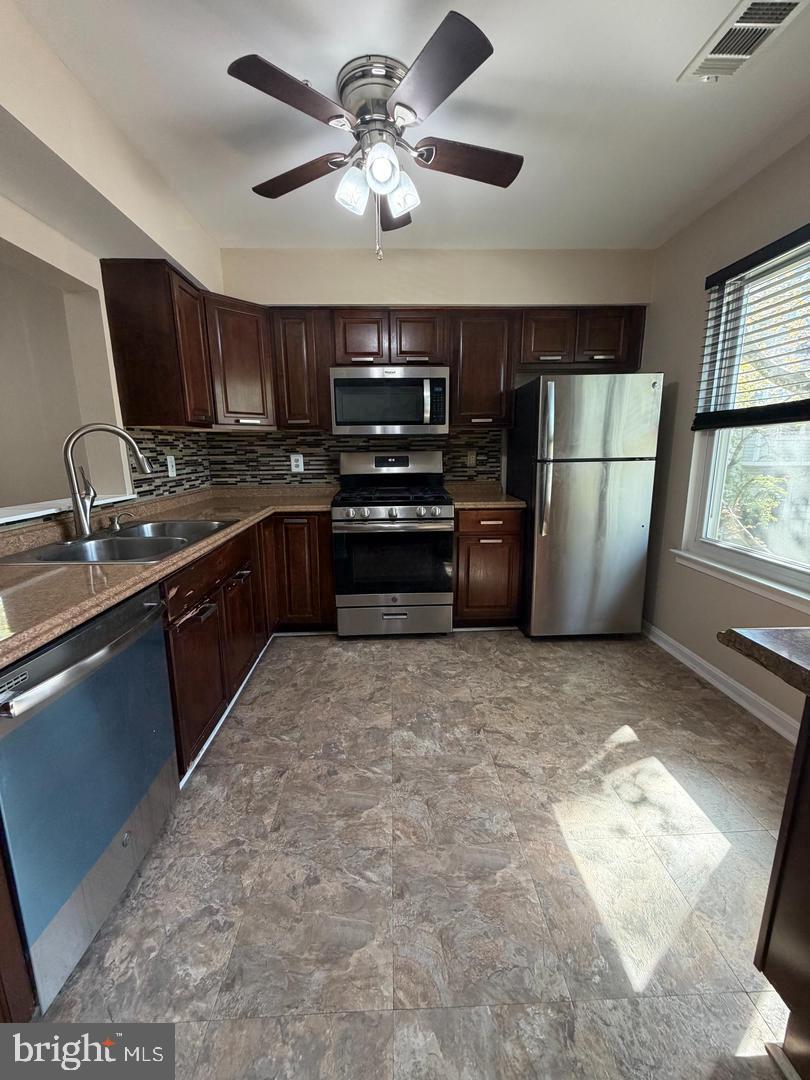 7212 Tamo Ct #7 Property Photo 2