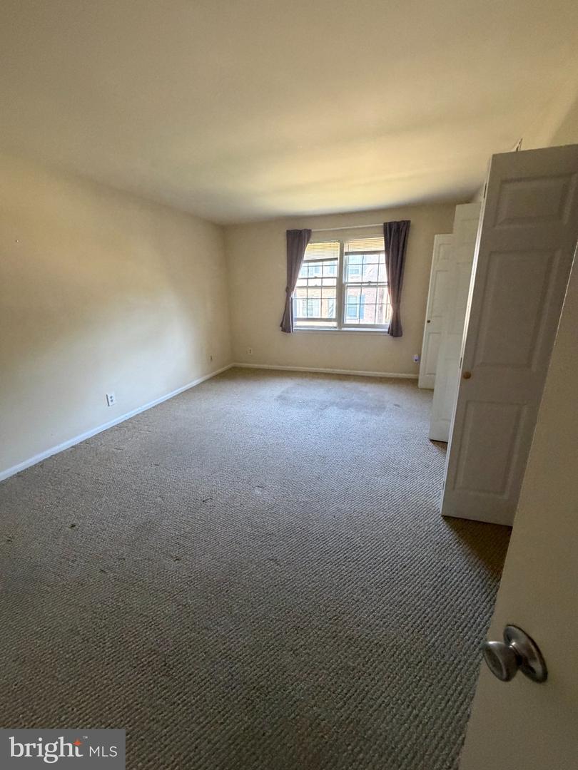 6022 Westchester Dr #301 Property Photo 6
