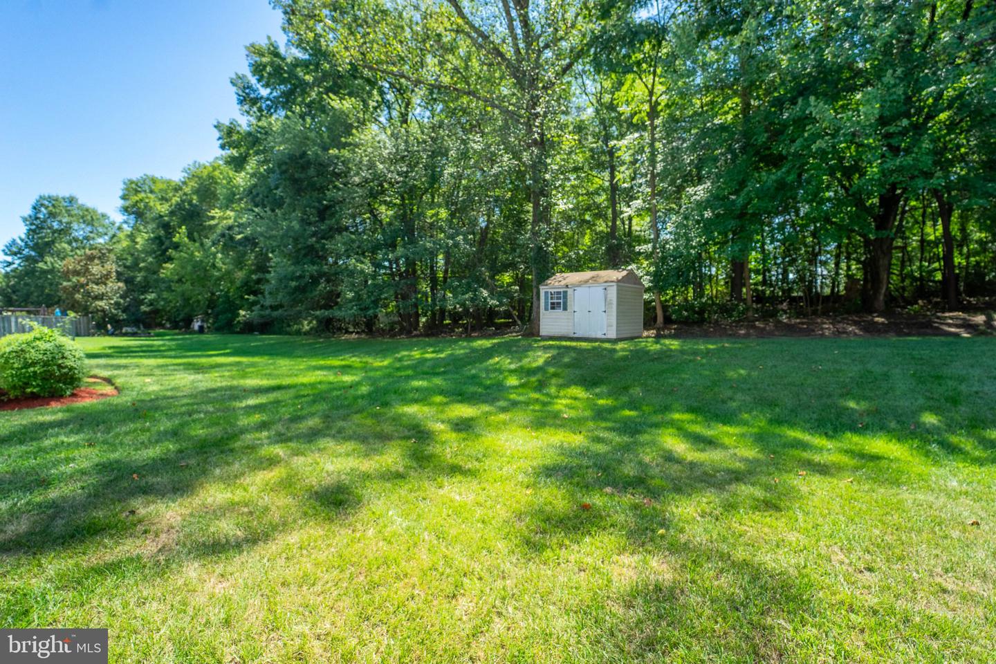 9217 Hobart St Property Photo 4