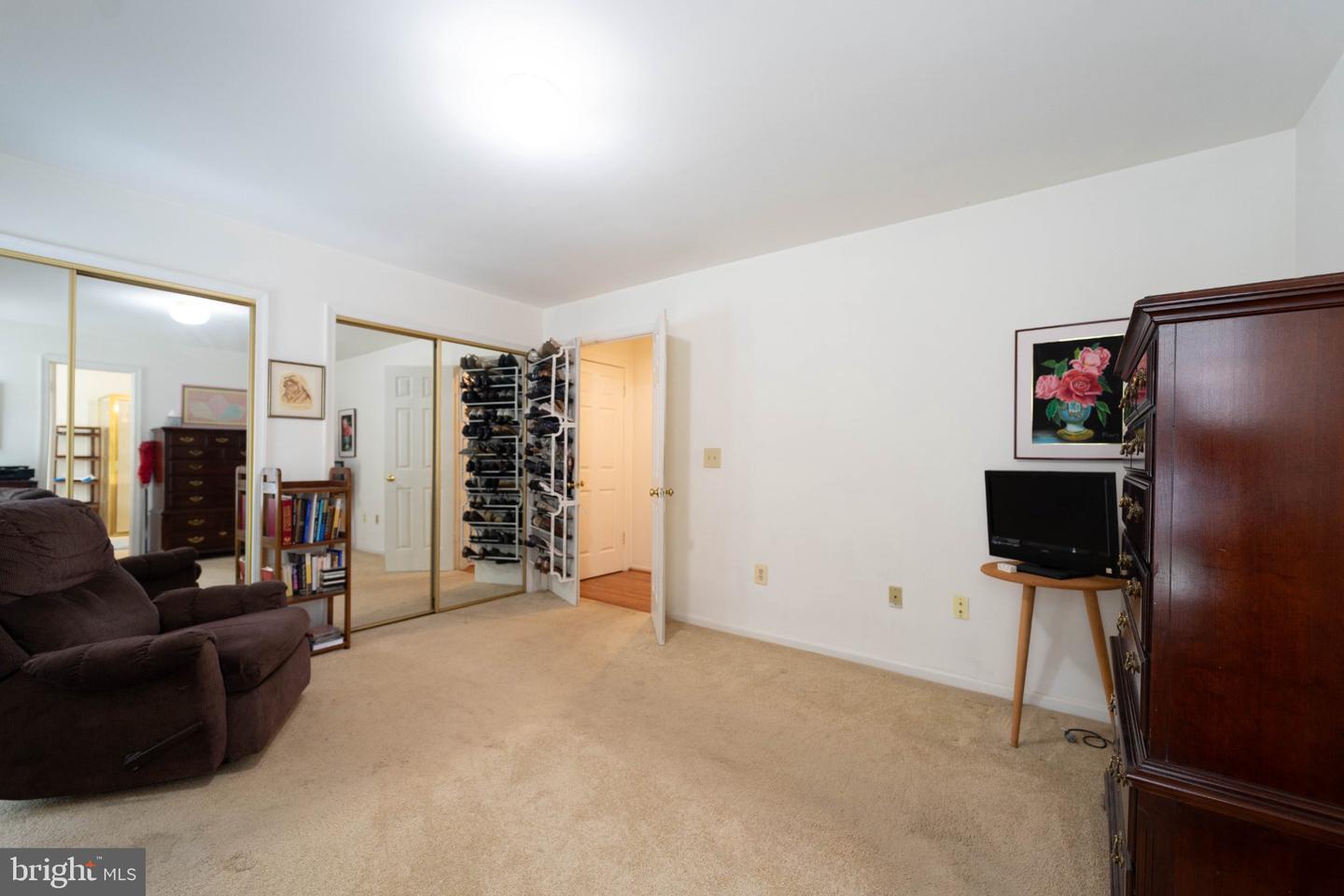 9217 Hobart St Property Photo 10