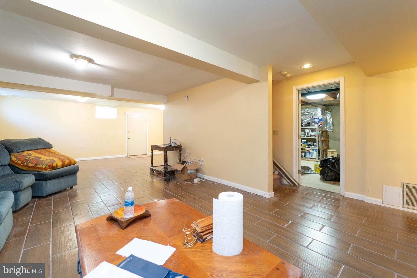 9217 Hobart St Property Photo 16