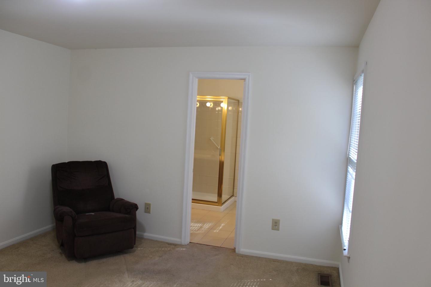 9217 Hobart St Property Photo 32