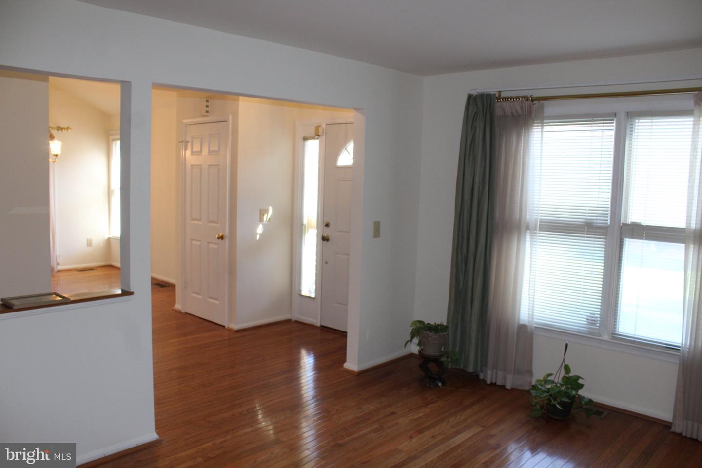 9217 Hobart St Property Photo 41