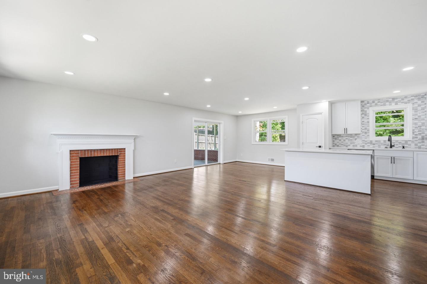 5030 LELAND DR Property Photo 1
