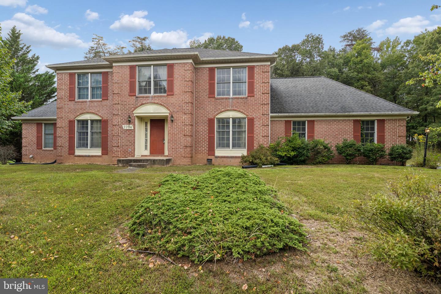 7704 Lake Glen Dr Property Photo 1