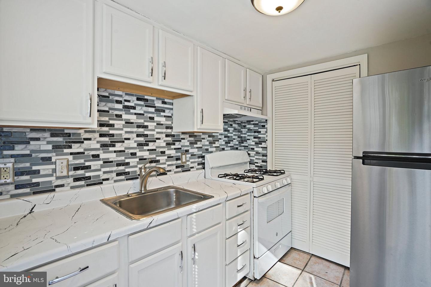2613 Colebrooke Dr #24 Property Photo 9