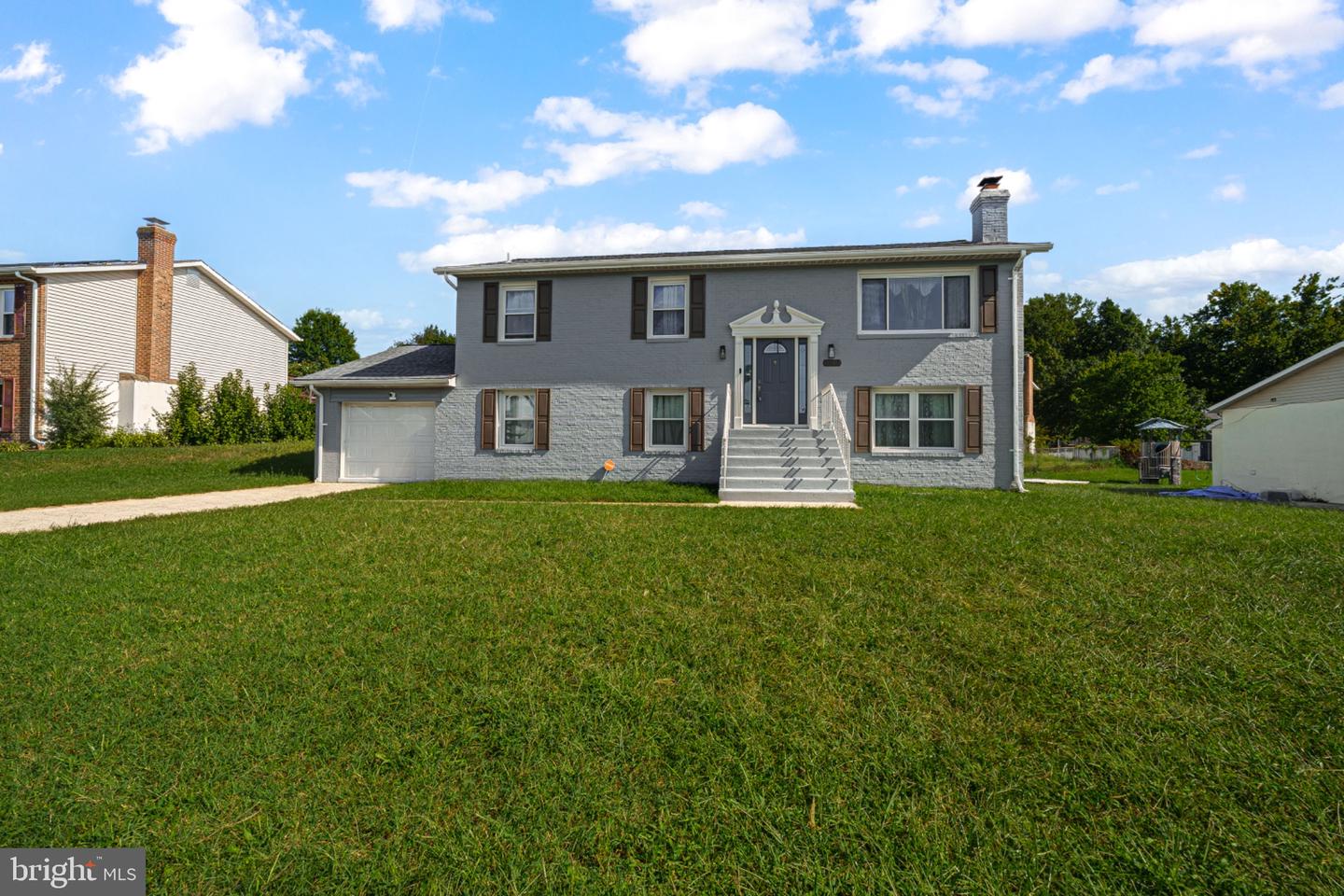 8916 Trubador Dr Property Photo 2